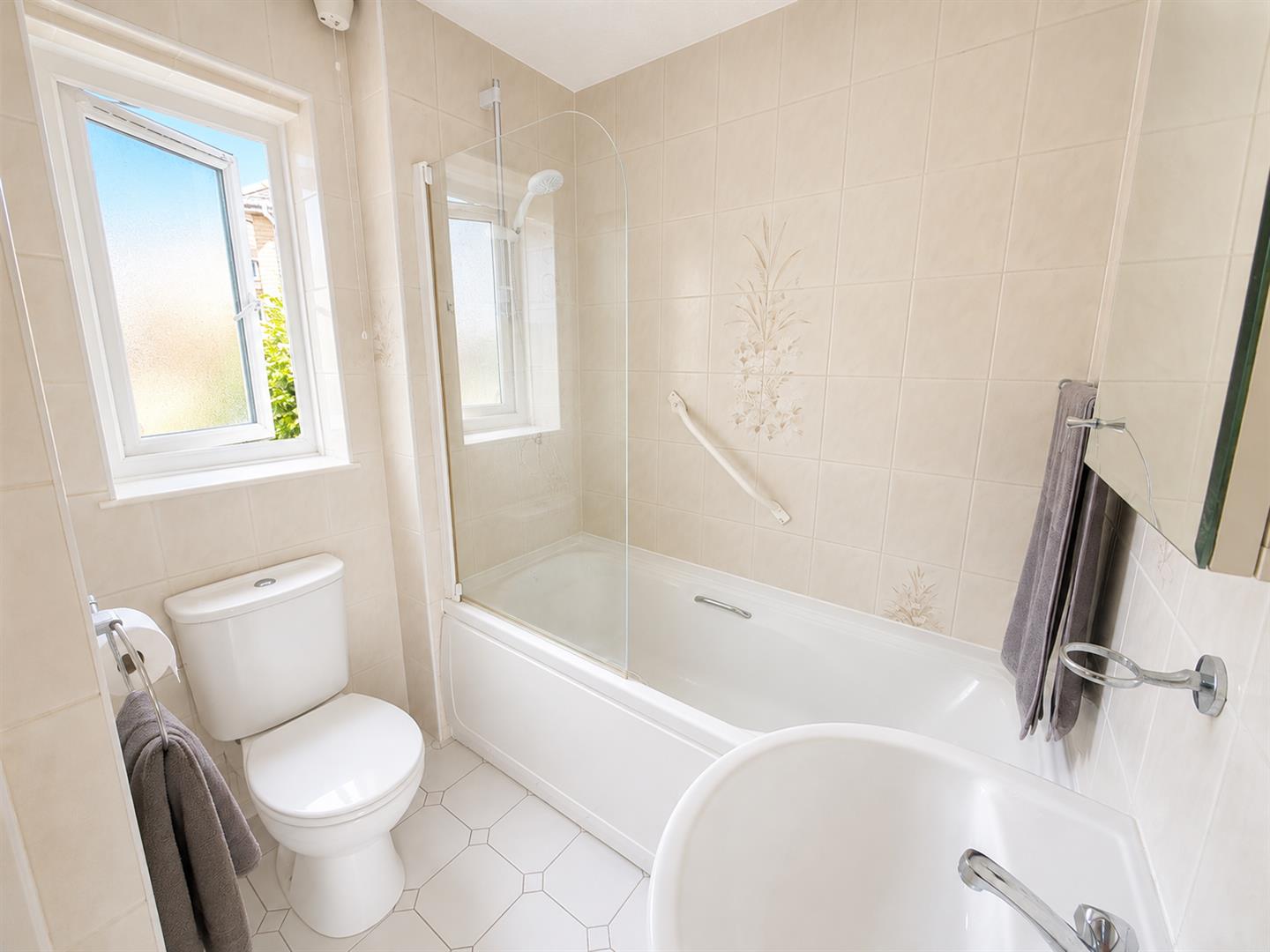 Ocean Crescent, Marina, Swansea, SA1 1YZ